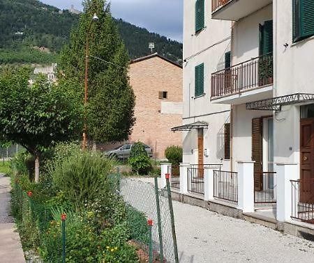 Apartamento Casa Guastuglia Gubbio Exterior foto