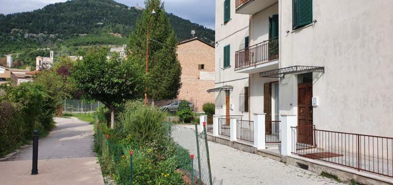 Apartamento Casa Guastuglia Gubbio Exterior foto